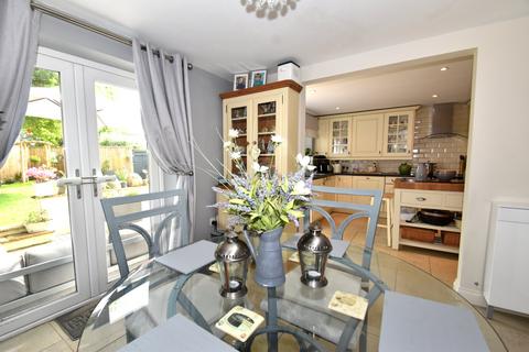 Little Acorns, 18a Kestrel Close, Tiverton, EX16 6WY