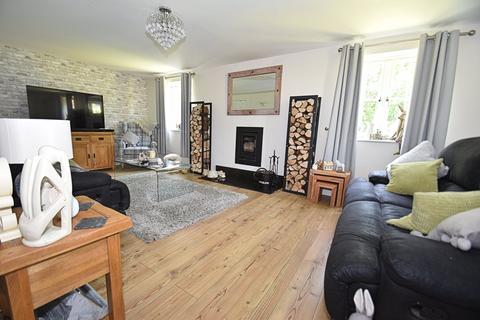 Little Acorns, 18a Kestrel Close, Tiverton, EX16 6WY