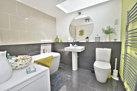 Little Acorns, 18a Kestrel Close, Tiverton, EX16 6WY