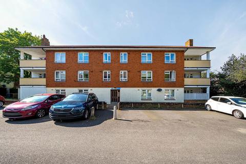 3 bedroom flat for sale, Kemsing Close, Hayes