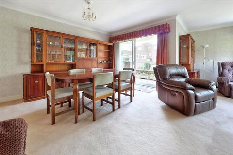 1 Darnhills, Radlett, WD7 8LQ