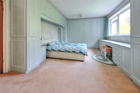 1 Darnhills, Radlett, WD7 8LQ