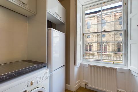 3 bedroom flat to rent, Victoria Street, Grassmarket, Edinburgh, EH1