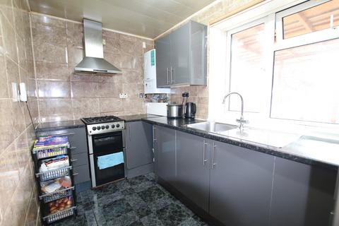 3 bedroom terraced house for sale, Castillon Road, London SE6