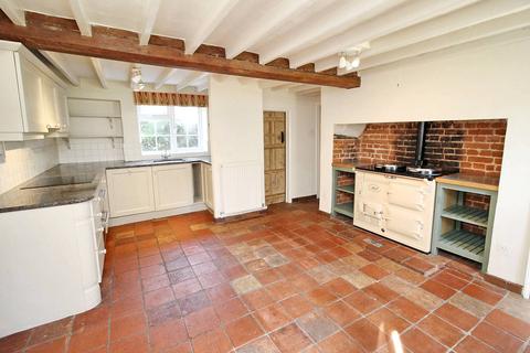 3 bedroom character property to rent, The Street, Kelling NR25