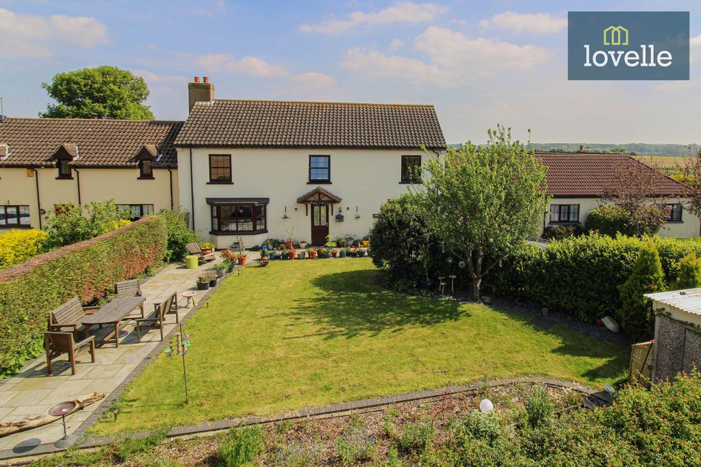 Mount Farm Mews, Stallingborough DN41 3 bed semidetached house £245,000