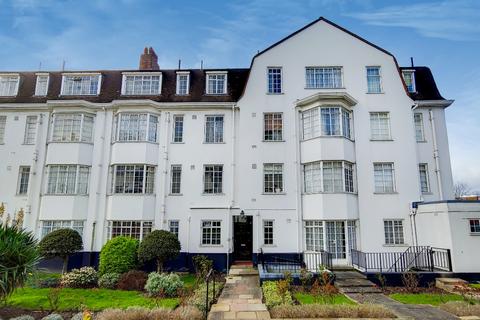 2 bedroom flat for sale, Wavertree Court, Streatham Hill, London, SW2