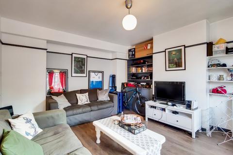 2 bedroom flat for sale, Wavertree Court, Streatham Hill, London, SW2