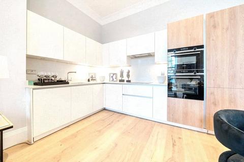 2 bedroom maisonette for sale, Newfoundland Road, Deepcut, Camberley, Surrey, GU16