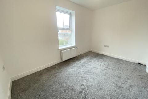 2 bedroom flat to rent, Holdenhurst Road, Bournemouth,