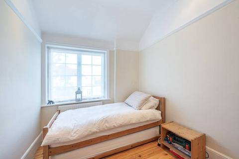 2 bedroom maisonette for sale, Holly Park, Finchley Central, London, N3