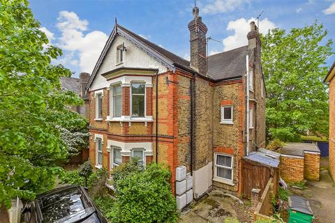 Flat 5, 26 Dornton Road, South Croydon, CR2 7DQ