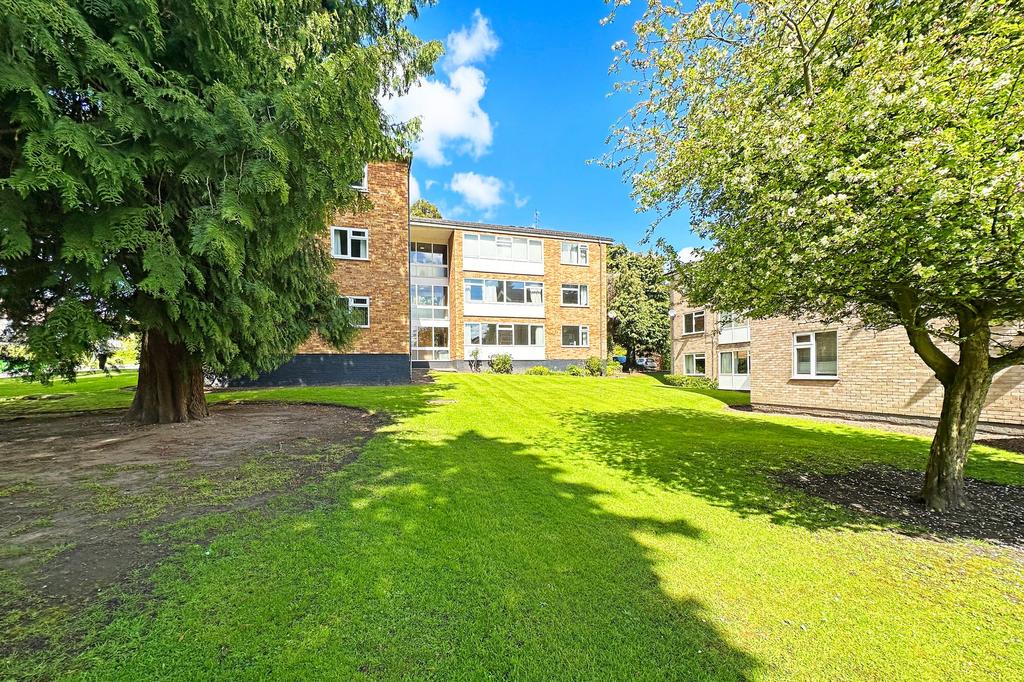 Manor Road, Dorridge, B93 (SOLD LOW... 2 bed apartment for sale £265,000