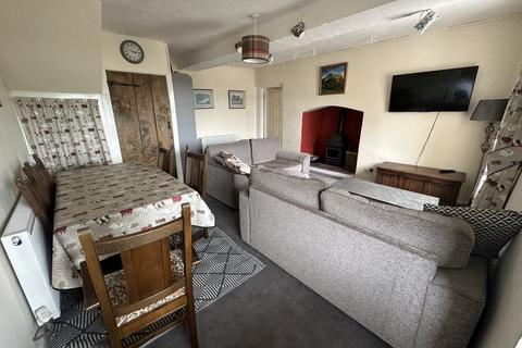 4 bedroom detached house to rent, Penpont, Brecon, LD3