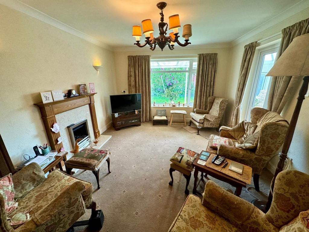 Hazel Grove, Hereford, HR2 4 bed bungalow for sale £380,000