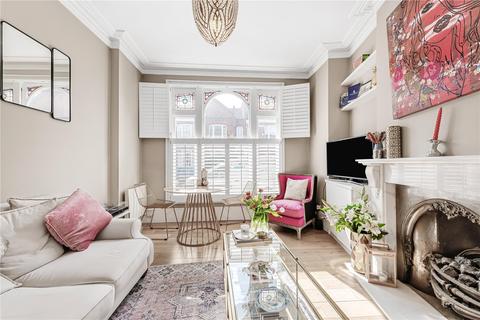 2 bedroom flat for sale, Bovingdon Road, London, SW6