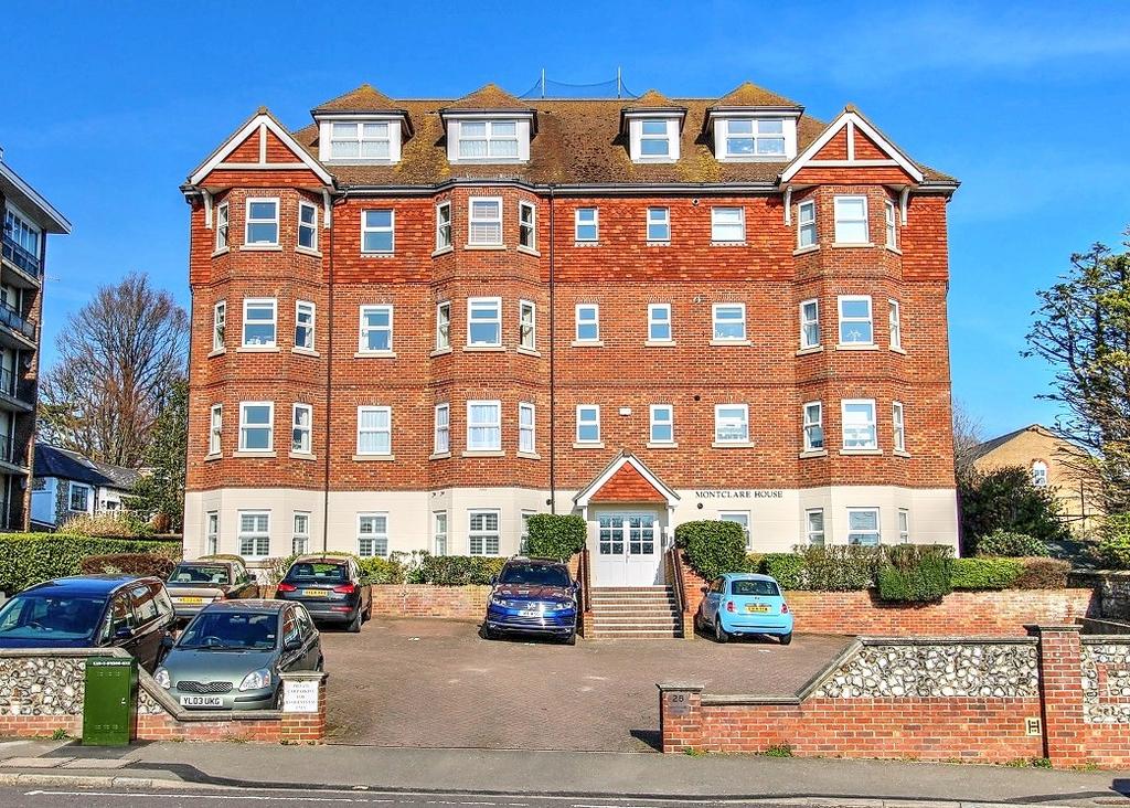 28 Upperton Road, Eastbourne BN21 2 bed apartment to rent £1,350 pcm
