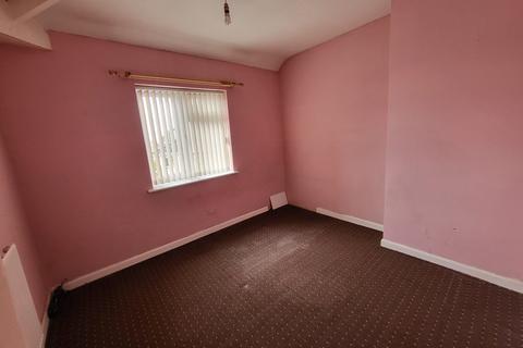 3 bedroom semi-detached house to rent, Kitchener Road, Dudley DY2