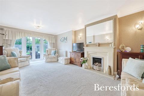 3 bedroom semi-detached house for sale, The Meads, Upminster, RM14
