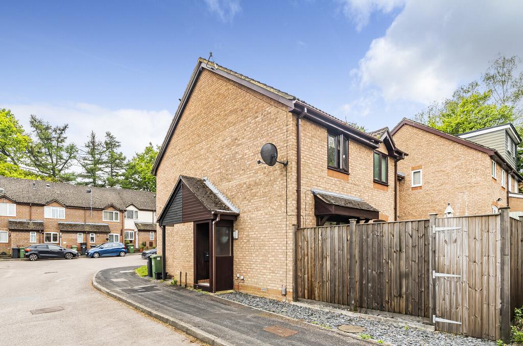 Waldon Gardens, West End, Southampton, Hampshire, SO18 1 bed semi