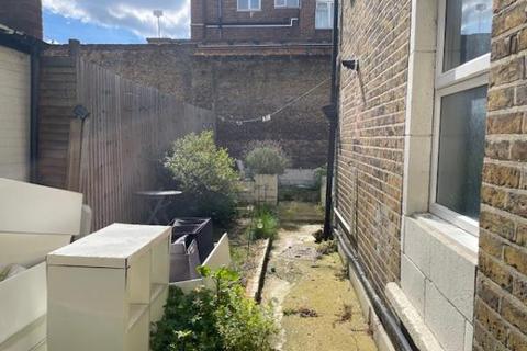 4 Cumberland Road, London, W7 2EA