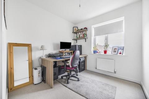 2 bedroom flat for sale, Brize Norton,  Oxfordshire,  OX18