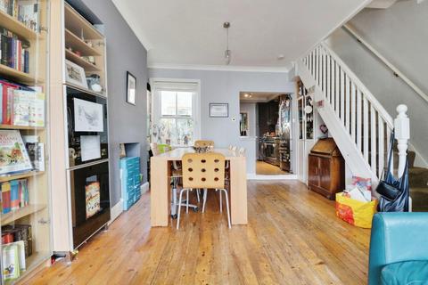 3 bedroom terraced house for sale, Queens Road, Leigh-on-sea, SS9