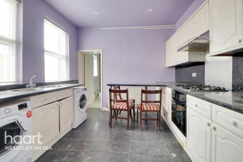 3 bedroom semi-detached house for sale, Guildford Road, Southend-on-Sea