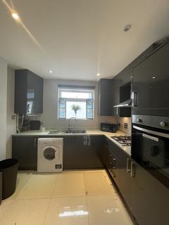 2 bedroom flat to rent, Whitechapel Road, London E1