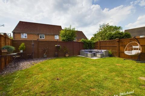 3 bedroom semi-detached house for sale, Sandhill Way, Aylesbury