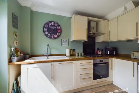 3 bedroom semi-detached house for sale, Sandhill Way, Aylesbury