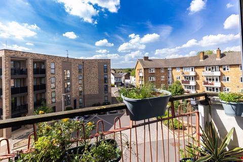 2 bedroom apartment for sale, Old Mill Court, Chigwell Road, South Woodford, E18
