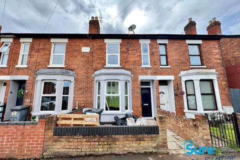4 bedroom terraced house to rent, Wilton Road, GL1