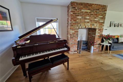 3 Bridge Road, Chertsey, KT16 8JH