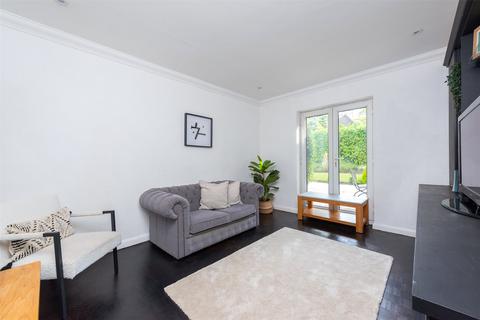 Chelford Springfield Road, Camberley, GU15 1AE