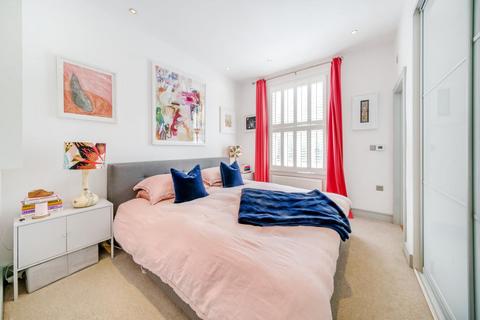 3 bedroom flat for sale, Shelgate Road, Battersea