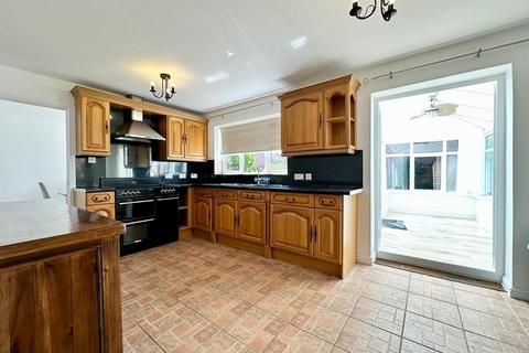 4 bedroom detached house to rent, Rigby Close, Beverley, East Riding of Yorkshi, HU17