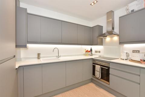 2 bedroom flat for sale, Lena Kennedy Close, Chingford, Highams Park