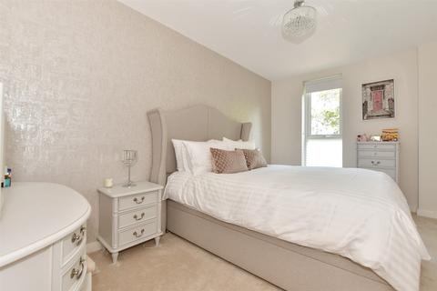 2 bedroom flat for sale, Lena Kennedy Close, Chingford, Highams Park