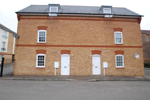 2 bedroom semi-detached house to rent, Stuart Road, Gravesend, Kent