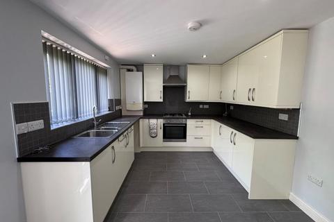 3 bedroom townhouse to rent, Courtyard Close, Leicester, LE7 2JU