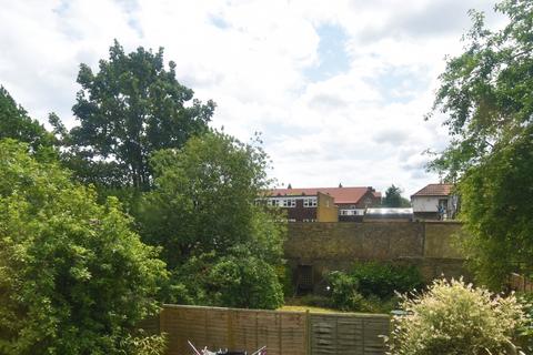 1 bedroom flat to rent, St. Swithuns Road London SE13