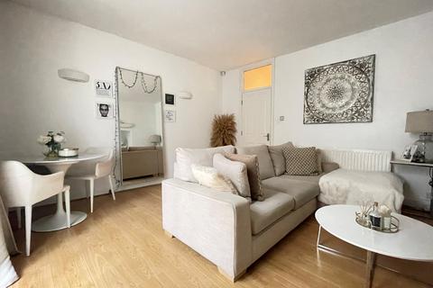 1 bedroom flat to rent, Kirkstall Lane, Kirkstall, Leeds, LS5