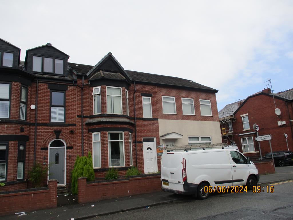 Station Road, Swinton M27 1 bed in a house share to rent - £525 pcm (£ ...