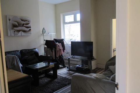 1 bedroom in a house share to rent, Station Road, Swinton M27