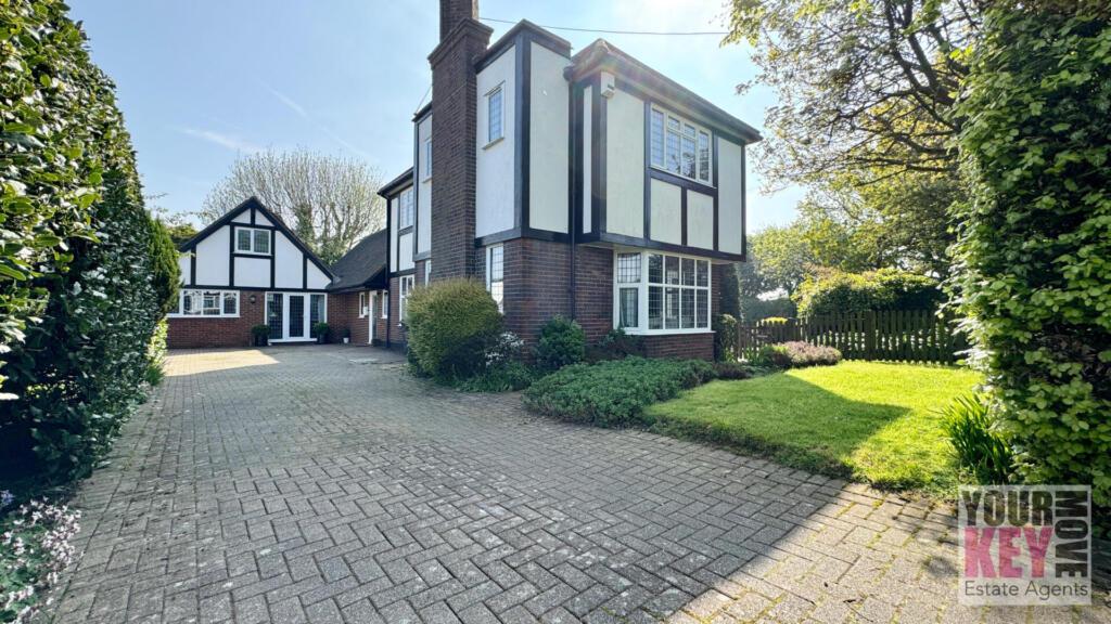 New Dover Road, Capelleferne... 6 bed detached house for sale £950,000