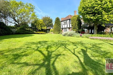 6 bedroom detached house for sale, New Dover Road, Capel-le-ferne, Folkestone, Kent CT18 7LF