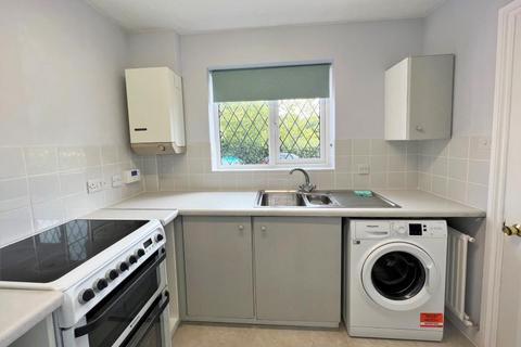 2 bedroom semi-detached house to rent, Lawrence Crescent, Windlesham GU20
