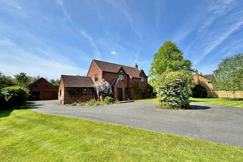 5 bedroom detached house for sale, 76 Kenwick Road Louth LN11 8EN