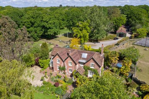 4 bedroom country house for sale, South Drive, Ossemsley, New Milton, BH25